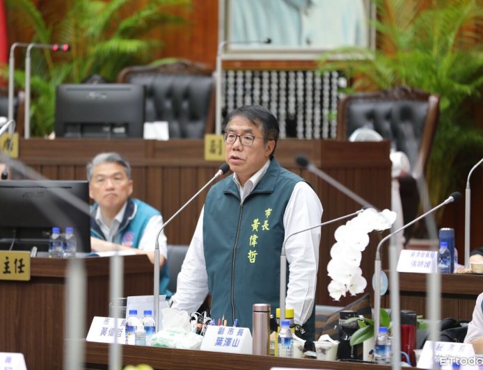 台南市議會臨時會閉幕　黃偉哲回應普發現金13億將審慎研議