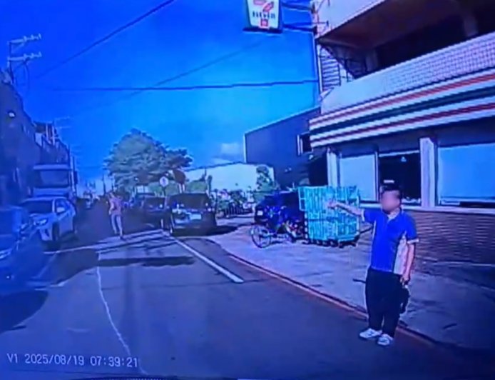 快訊／桃園大園嚴重車禍！７旬婦困車底　救出已明顯死亡