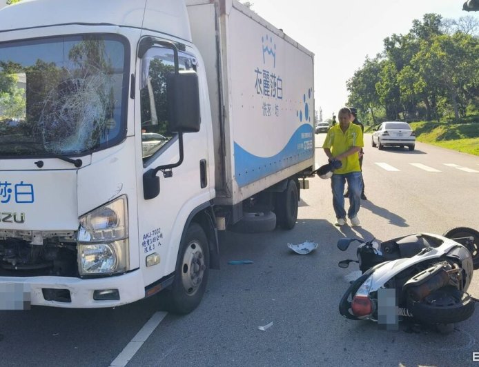 男騎車左轉遭後方小貨車猛撞　當場噴飛倒地身亡