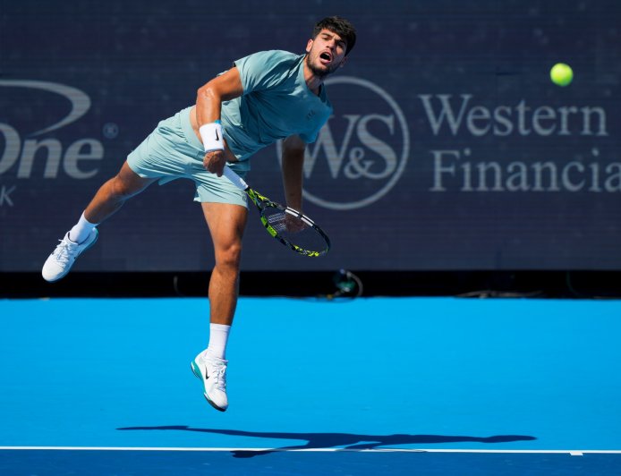 卡洛斯·阿尔卡拉斯赢得辛辛那提公开赛决赛，扬尼克·辛纳因病退赛