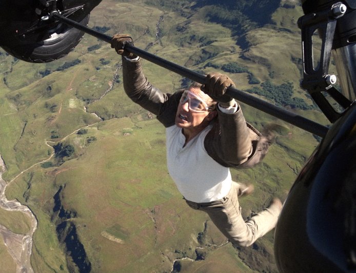 Tom Cruise’s Joints in His Fingers ‘Separated From Force’ During Plane Stunt in ‘Mission: Impossible – The Final Reckoning’: ‘Hands Were Absolutely Swollen’