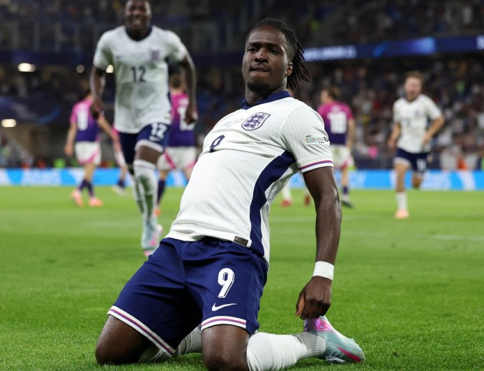 &#8216;Unacceptable behaviour&#8217; &#8211; England U21 star and World Cup winner transfer listed as bust-up confirmed
