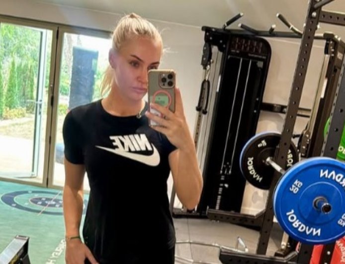 Charley Hull shares concerning update after freak car park injury