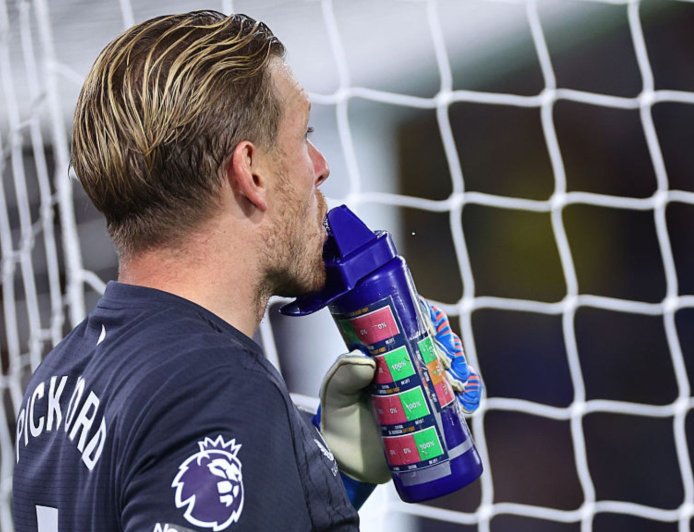 Ex-Premier League star wants major rule change that all goalkeepers will hate