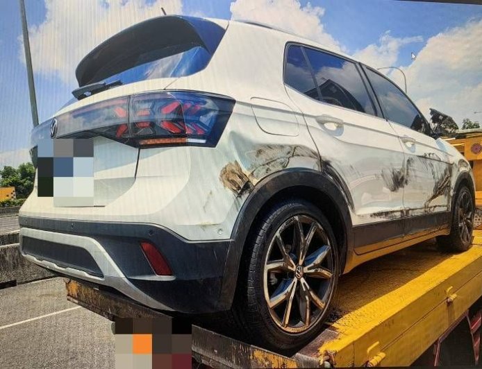 國道大貨車突左偏撞轎車!駕駛撿打火機釀禍 驚險畫面曝