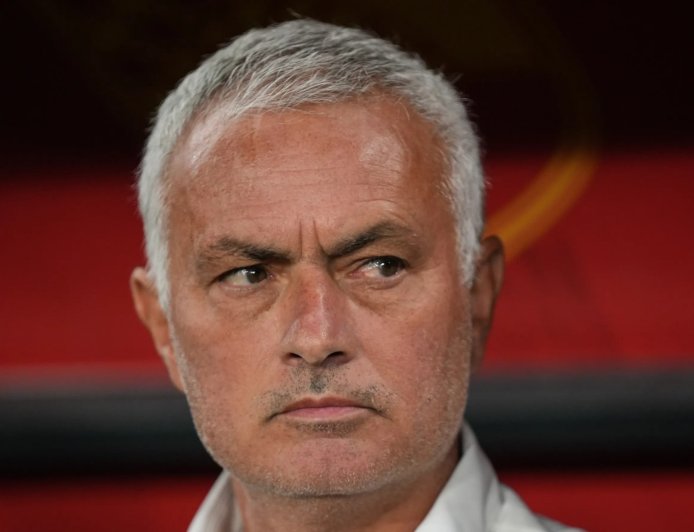 Jose Mourinho’s move for £35m Premier League star in jeopardy as player doesn’t board flight