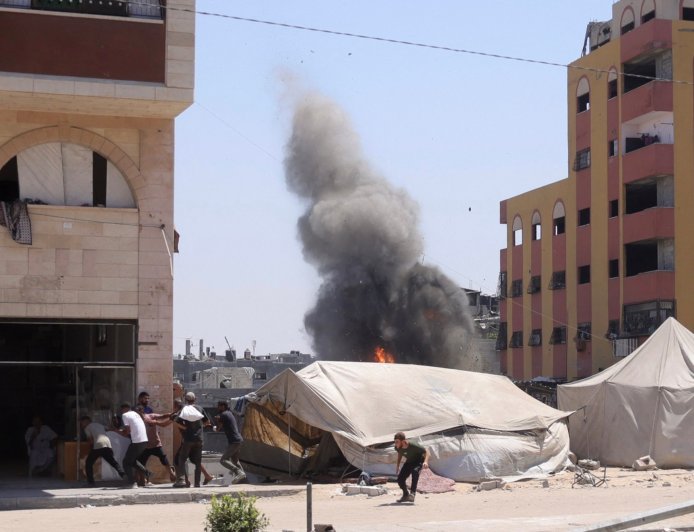 以色列袭击加沙造成81人死亡，并开始攻占加沙城