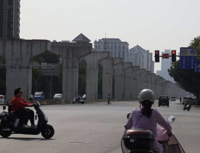 柳州开会学习轻轨反面典型案例，市委书记：教训极其深刻