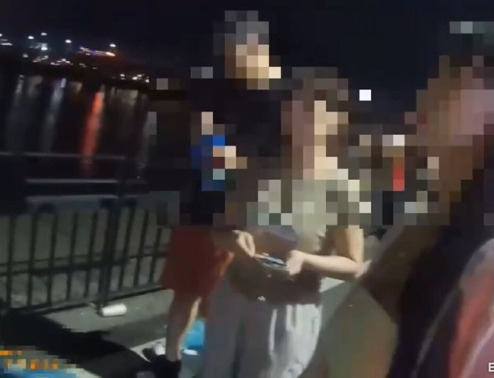 煙火盃格鬥秘錄畫面曝！長髮妹控佔位　短髮女嗆：有錄音錄影嗎