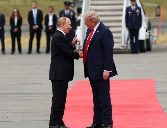 特朗普-普京峰会是否为全球经济格局转变铺平道路？