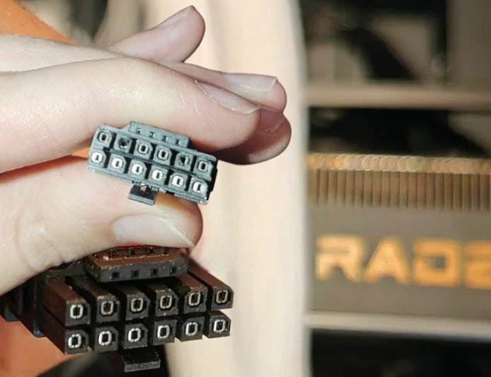 AMD RX 9070 XT 显卡首次报告 16 针接口熔化，入门电源等原因导致