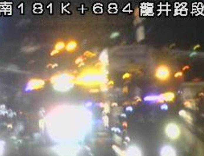 快訊／國3大貨車物品散落　南下龍井段塞3公里