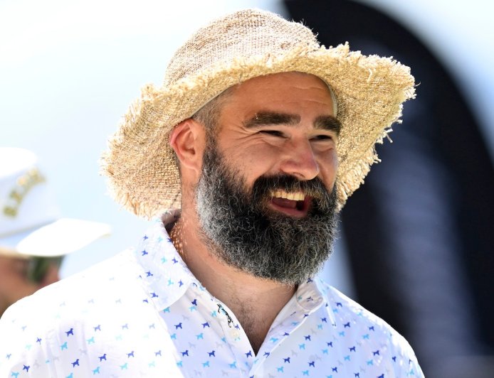 Jason Kelce Shows Off Muscles, Slimmed Down Body in Gym Pictures