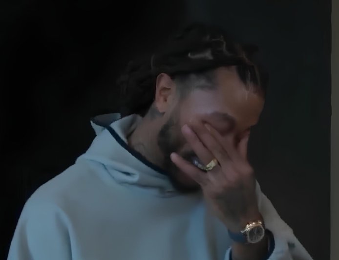 Emotional Derrick Rose sobs uncontrollably over Bulls jersey honor that will be reversed under one condition