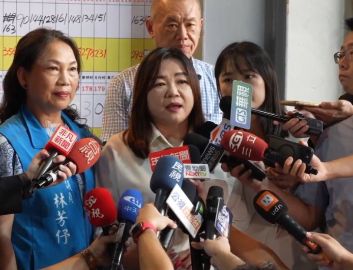 快訊／馬文君自行宣布罷免失敗　現身感謝支持者