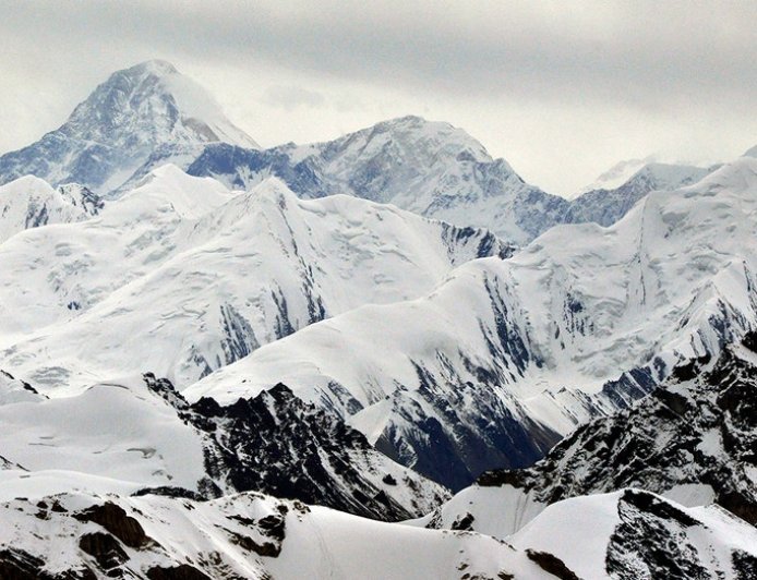 Rescue effort halted for stuck climber on treacherous mountain after climber dies trying to help her: reports