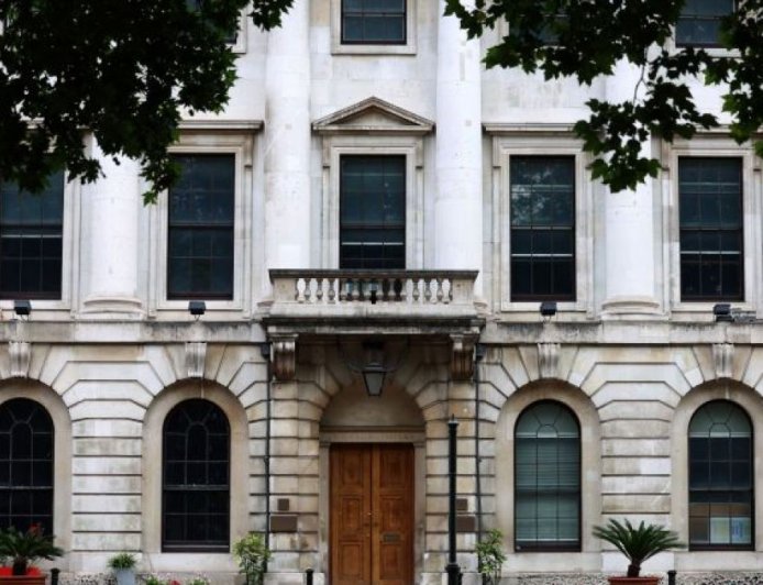 英国因北京拒绝提供信息而推迟对中国驻英新使馆的裁决