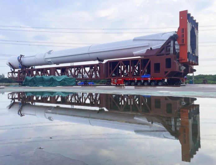 星际荣耀双曲线三号火箭转场起竖系统联调试验成功，为入轨 + 海上回收首飞奠定基础