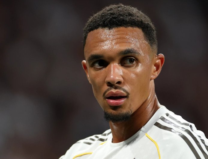 Trent Alexander-Arnold ‘not the answer’ to Real Madrid problem as ex-Liverpool star warned he has no chance of eclipsing rival