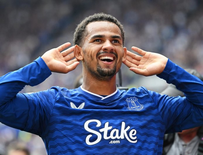 Everton open Hill Dickinson stadium with ‘spine-tingling experience’ and Iliman Ndiaye takes the roof off £750m venue with historic goal