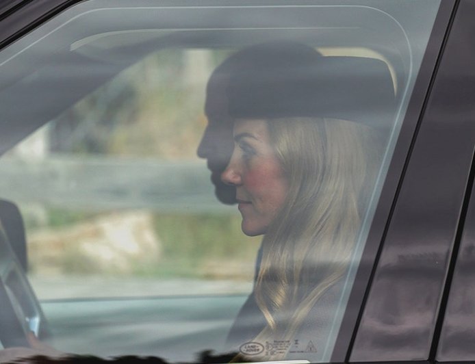 Kate Middleton's new blonde hair might be more than just a style choice, expert says