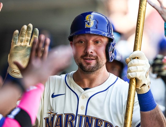 Cal Raleigh becomes 1st catcher in MLB history to hit 49 home runs in single season