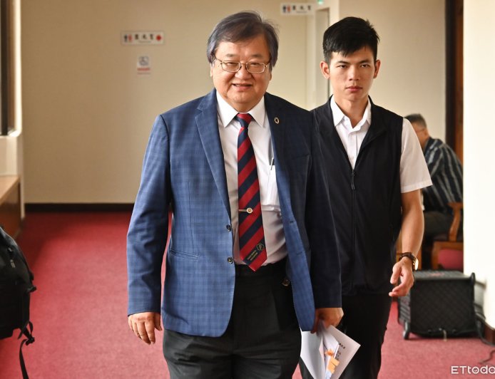 內閣改組延後！傳衛福部長拒辭　周玉蔻轟：邱泰源要造反嗎？