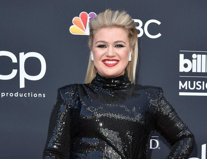 Kelly Clarkson Spends $22K on Finding 'Healing' & 'Renewal' After Ex Brandon Blackstock's Passing