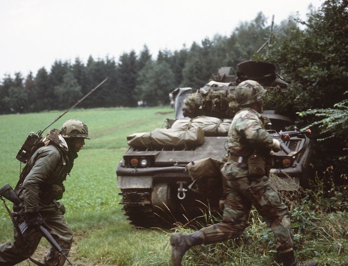 假想击沉53艘中国军舰，美国军官靠爽文为核潜艇重建优势