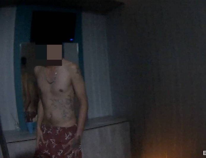 刺青男躺按摩床遇臨檢謊報身分　警神來一問...5條通躲2年破功