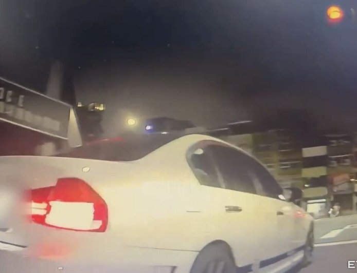牌照燈超亮遭關切！駕駛拒檢狂逃一路違規22次　驚人罰單金額曝