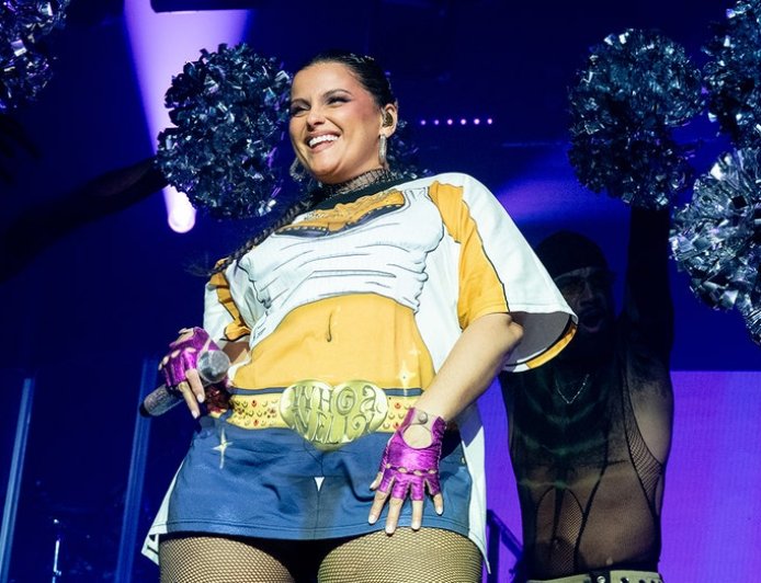 Nelly Furtado sends pointed message to body-shamers with bold fashion choice at Manchester Pride