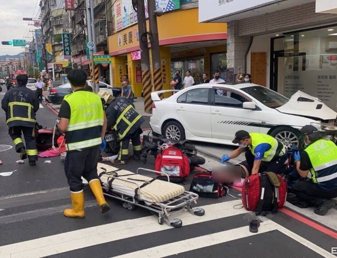 土城狂撞6機車釀9傷!38歲肇事男「從沒考過駕照」 疑車輛暴衝釀禍