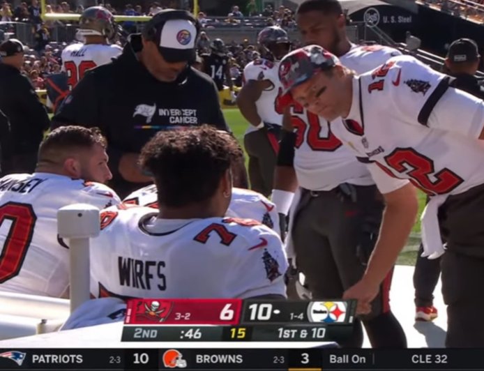 Tom Brady lost his head in sideline meltdown awkwardly caused by new Raiders quarterback