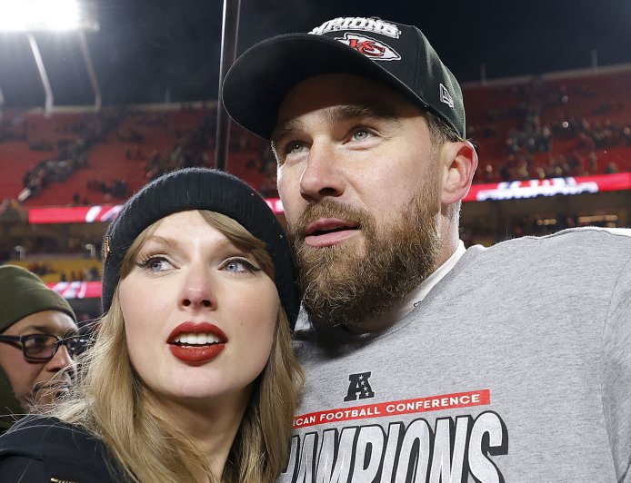 Travis Kelce’s decision could usher end of Chiefs dynasty but Patrick Mahomes has $450m reasons to be KC for life