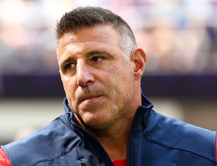 Patriots coach Mike Vrabel offers blunt reaction to players request for release: 'That's news to me'