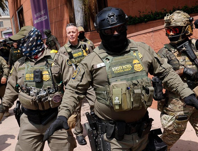 Chicago Teamsters, backed by mayor, want ICE blocked without warrants in strike fight