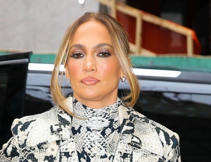 Jennifer Lopez's Former Co-Star Brutally Shades The Singer With Just One Word