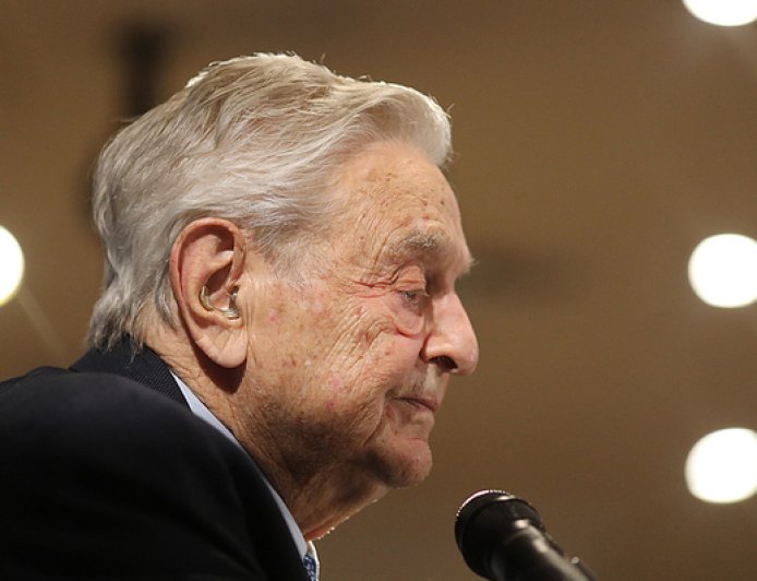 秘密资助全美暴力抗议？特朗普呼吁起诉索罗斯父子