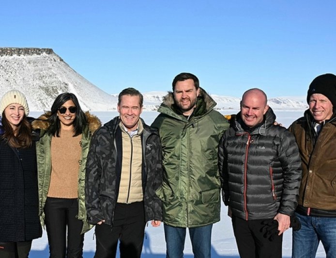 丹麦抗议美国人在格陵兰岛从事秘密活动，美国务院：个人行为管不了