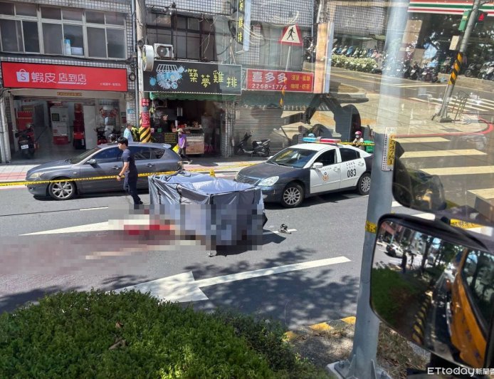 快訊／新北男過馬路未走斑馬線　遭大貨車撞輾臟器外露慘死