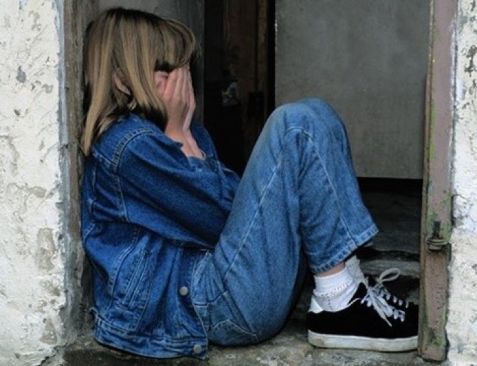 第一次見面少女遭網友襲胸!尿遁逃離 他辯:我易怒失控推人