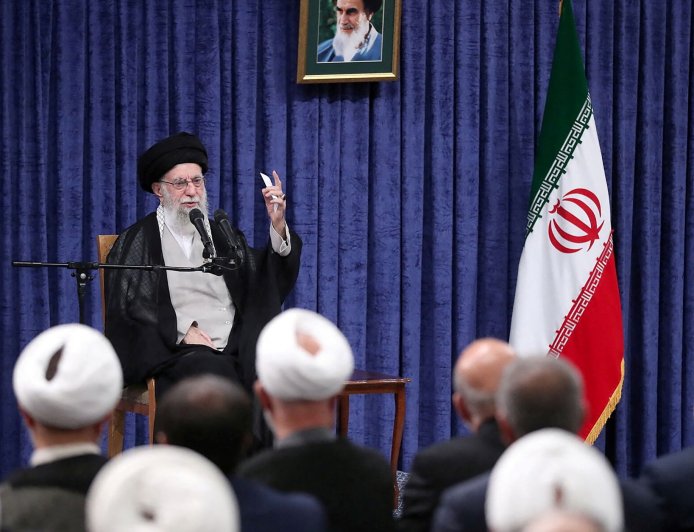 在伊朗不断升级的“范式转变”运动意味着什么？