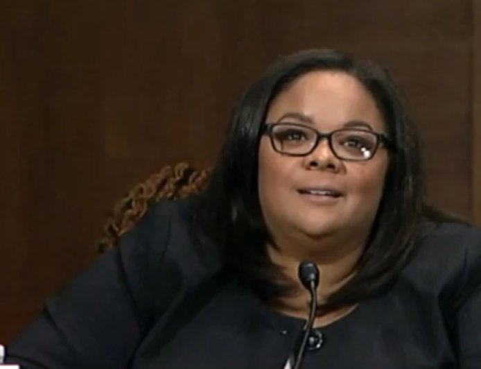 美联储理事库克正式起诉特朗普，初审法官刚刚阻止白宫驱逐移民