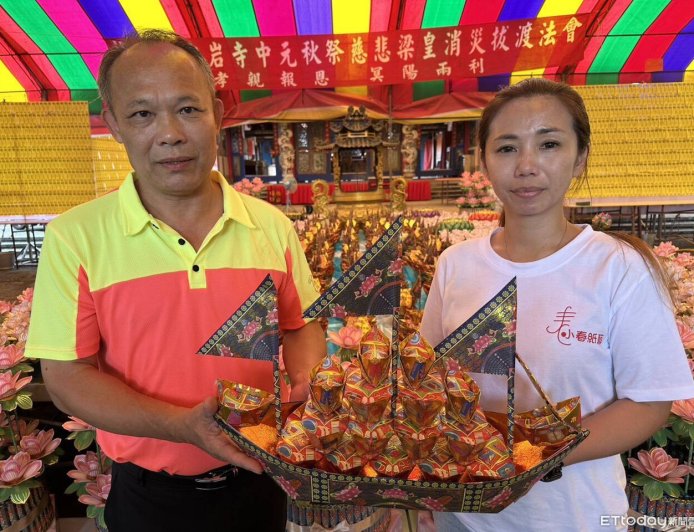 清水岩寺普渡人數創高！　台中女砸12萬製作法船蓮花「超渡嬰靈」