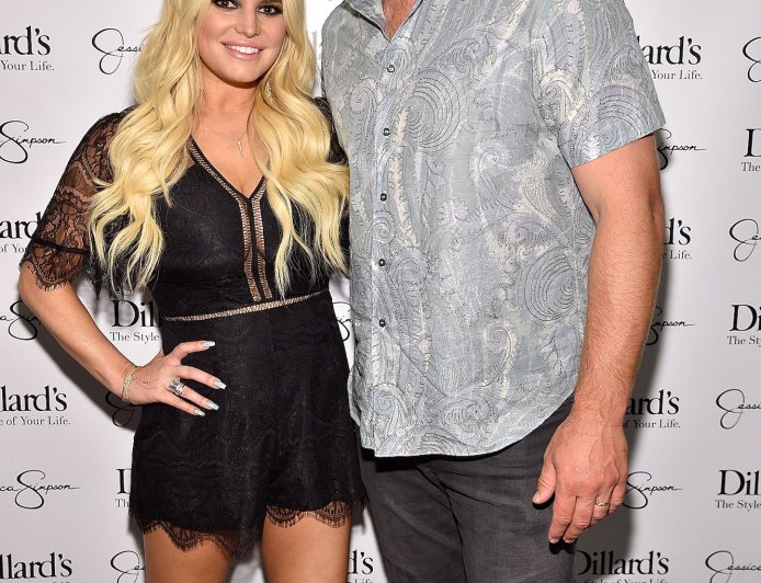 Jessica Simpson and Ex Eric Johnson Reunite for Las Vegas Flight