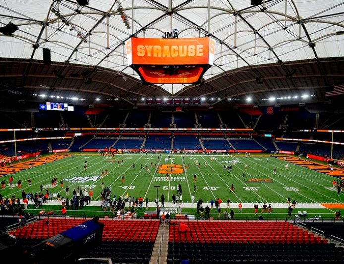 Syracuse defender's 'suspicious' injury during Tennessee game draws sharp criticism from announcers