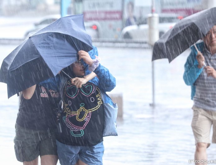 快訊／9縣市大雨特報！大雲雨轟7地「持續1小時」