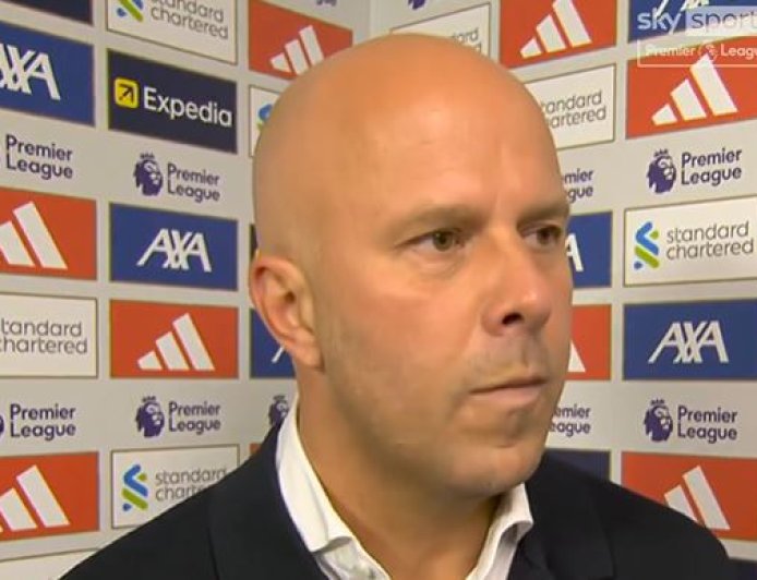 Arne Slot goes full Frank Lampard after making Jamie Carragher joke