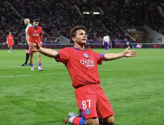 Former Chelsea and Man United target joins elite 20-man club with outrageous Paris Saint-Germain display